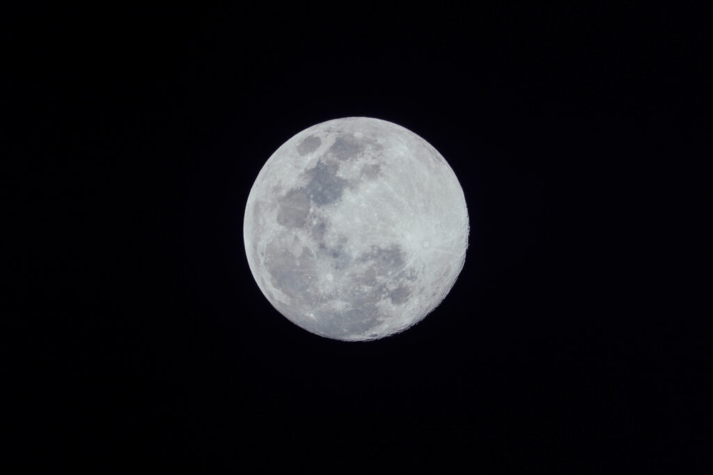 Full Moon Dark Background (1)