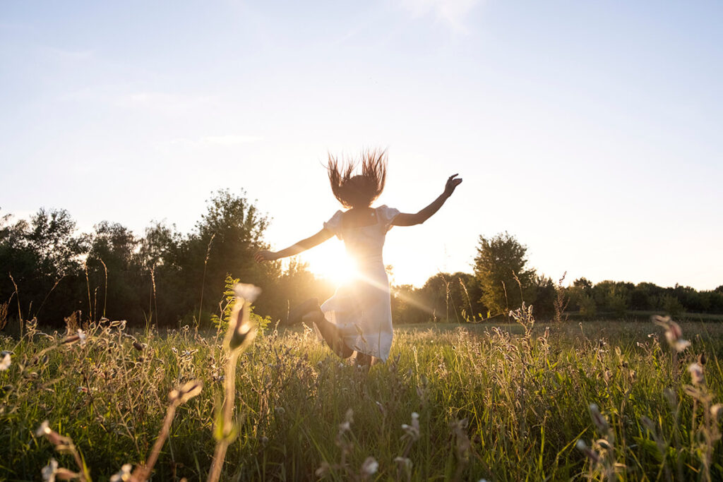 Full Shot Woman Jumping Outdoors (1)